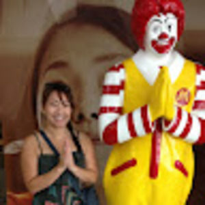 Meet your Posher, Emi